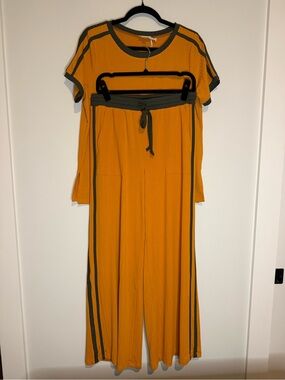 Hem & Thread Women's Orange/Gray Trim Shirt and Wide-Leg Pants Set